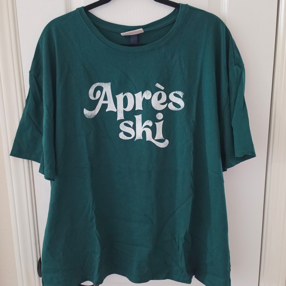 Universal Thread Womens XL Green Apres Ski Graphic Tee Short Sleeve T-Shirt
